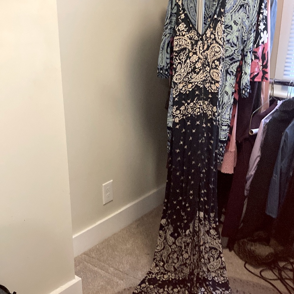 Long sundress. Split open button up front